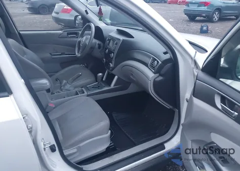 2011 Subaru Forester 2.5X Touring из США, поврежденный, VIN JF2SHAGCXBH722251